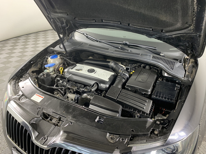 SKODA Superb 1.8, 2015 года, Робот, ЧЕРНЫЙ