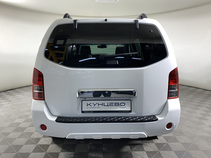 Nissan Pathfinder 2.5, 2011 года, Автоматическая, Не определен