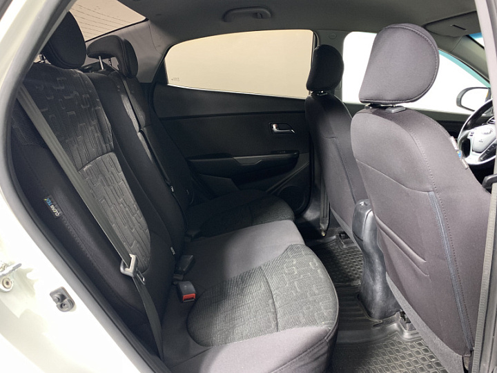 KIA Rio 1.6, 2016 года, Механика, Белый