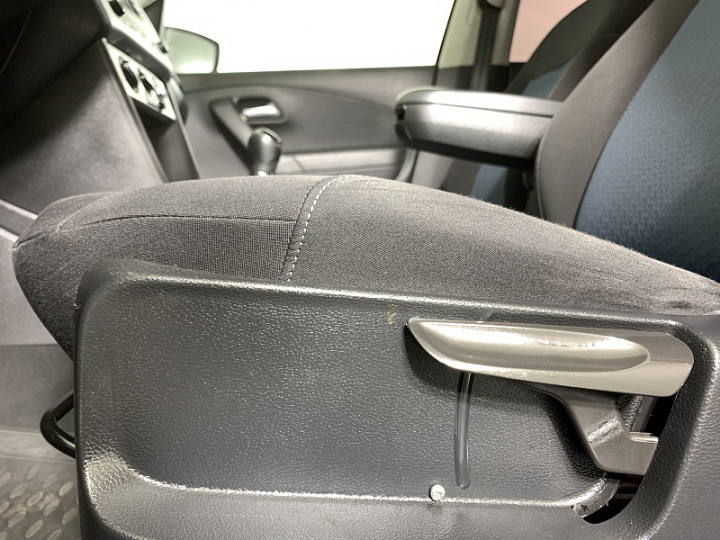 VOLKSWAGEN Polo 1.6, 2013 года, Механика, ЧЕРНЫЙ