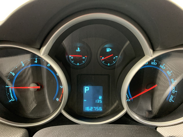 CHEVROLET Cruze 1.6, 2011 года, Автоматическая, Серебристый металлик