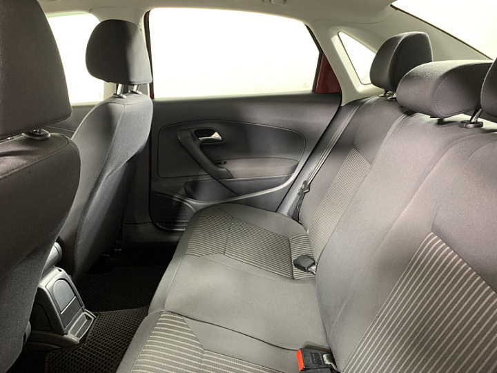 VOLKSWAGEN Polo 1.6, 2013 года, Автоматическая, ВИШНЕВО-КРАСНЫЙ