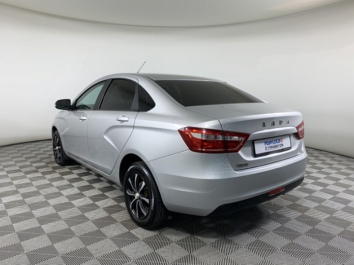 Lada Vesta 1.6, 2019 года, Механика, Серебристый