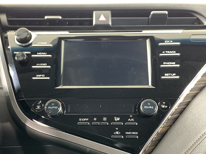 TOYOTA Camry 2.5, 2019 года, Автоматическая, БЕЛЫЙ