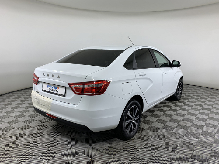 Lada Vesta 1.6, 2022 года, Механика, БЕЛЫЙ