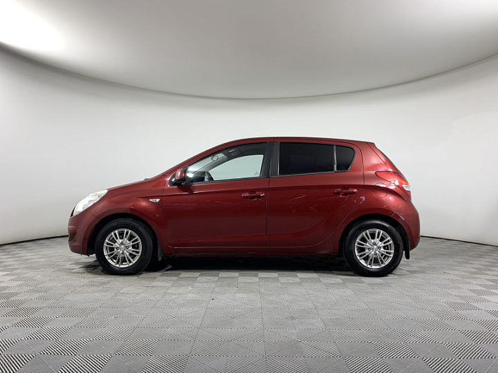 HYUNDAI i20 1.4, 2010 года, Механика, Вишневый