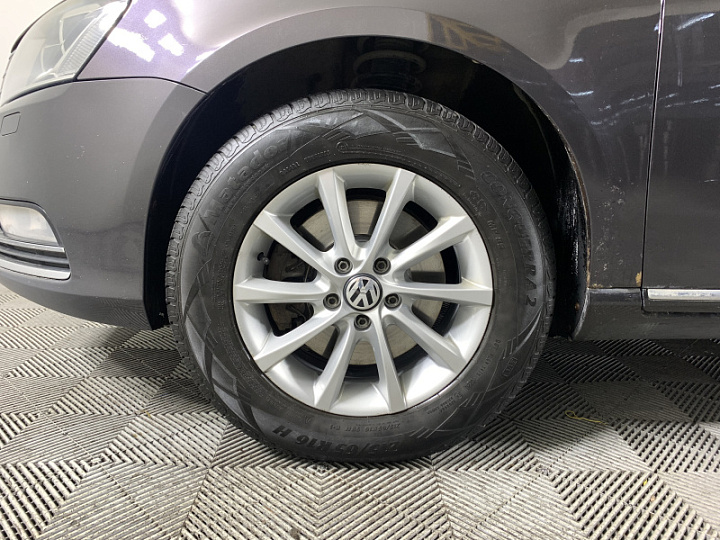 Volkswagen Passat 1.8, 2011 года, Робот, Черный