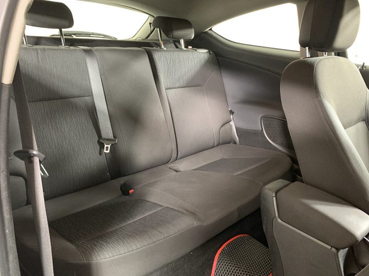 Opel Astra 1.8, 2012 года, Механика, Белый