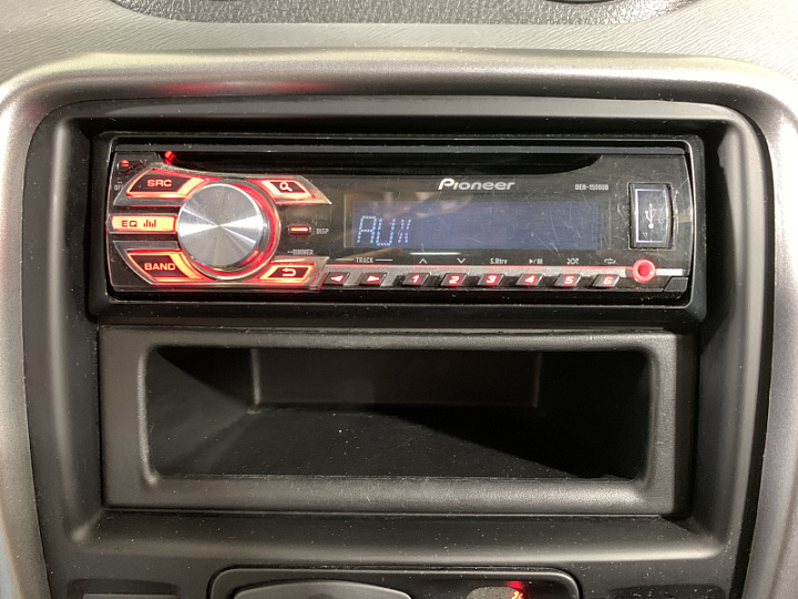 RENAULT Duster 1.6, 2013 года, Механика, ЧЕРНЫЙ