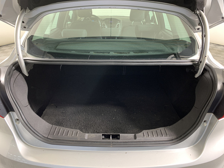 FORD Focus 1.6, 2012 года, Механика, Серебристый