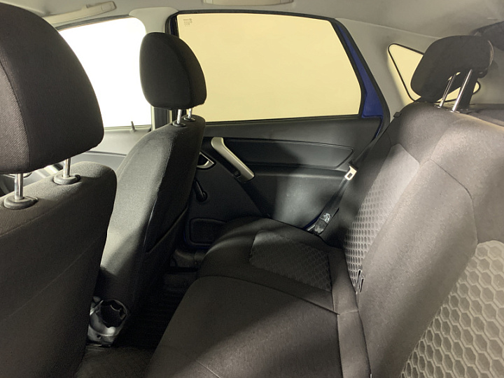 Lada Granta 1.6, 2019 года, Автоматическая, ЯРКО-СИНИЙ