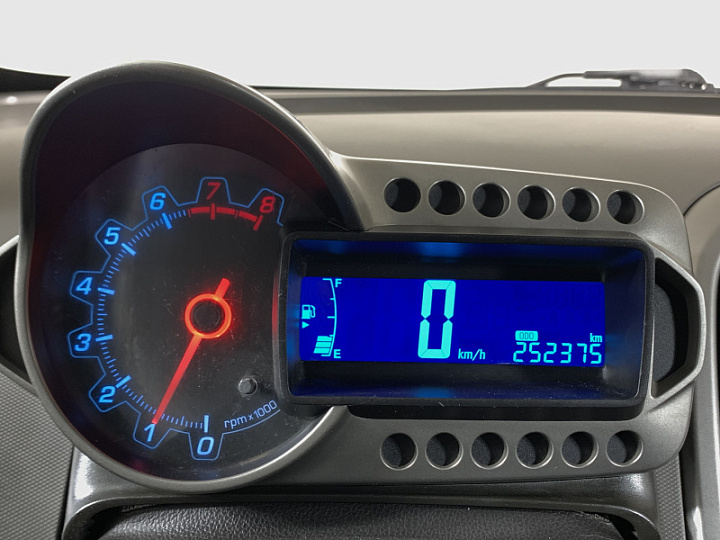 Chevrolet Aveo 1.6, 2012 года, Механика, Черный