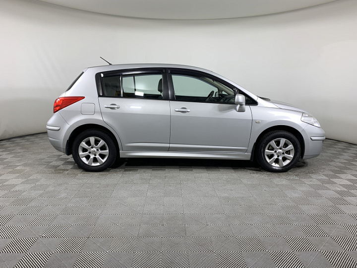 NISSAN Tiida 1.6, 2012 года, Механика, Серебристый