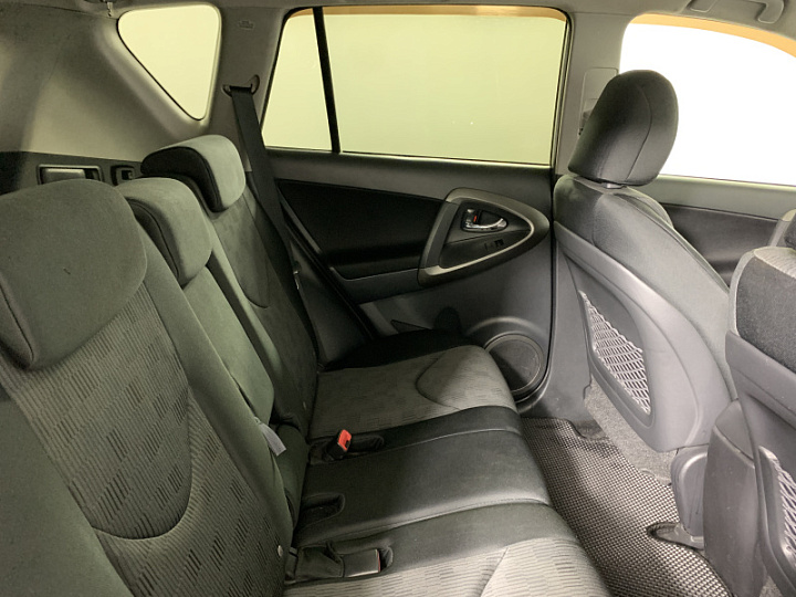 TOYOTA RAV4 2, 2010 года, Вариатор, Серебристый