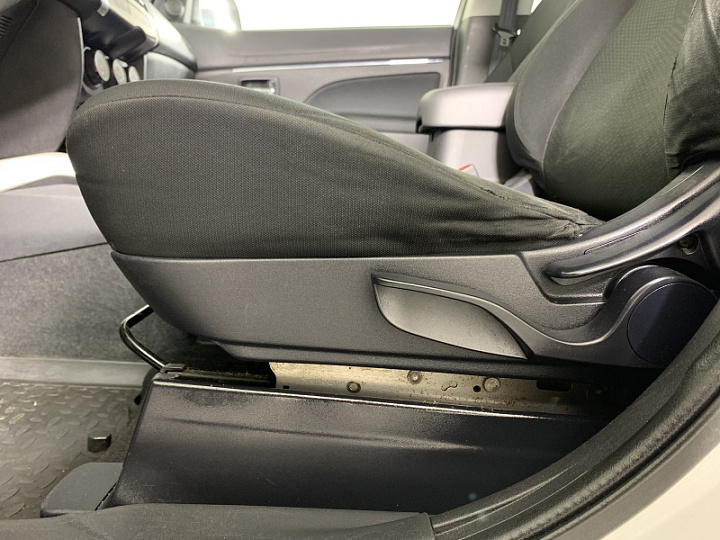 Mitsubishi ASX 1.8, 2013 года, Вариатор, БЕЛЫЙ