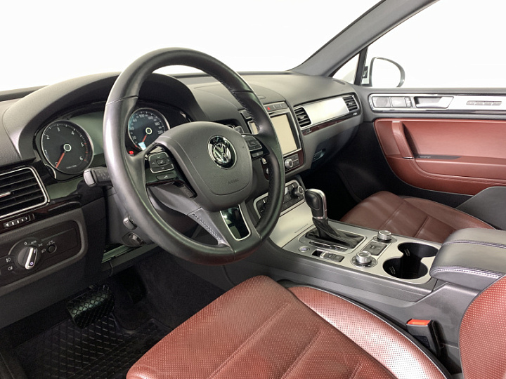 VOLKSWAGEN Touareg 3, 2018 года, Автоматическая, БЕЛЫЙ