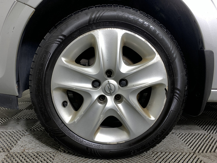 Opel Astra 1.8, 2014 года, Автоматическая, Серебристый