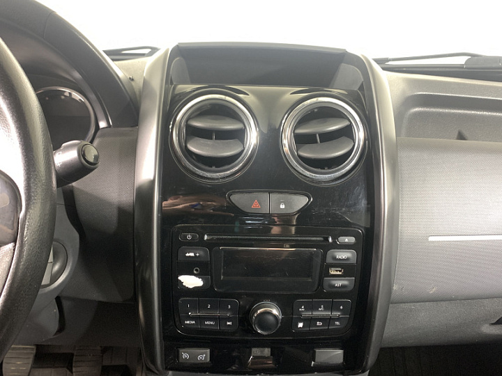 Renault Duster 1.6, 2015 года, Механика, Темно-Коричневый