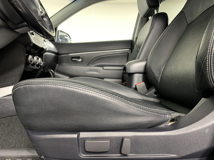 MITSUBISHI ASX 1.8, 2011 года, Вариатор, Серебристый