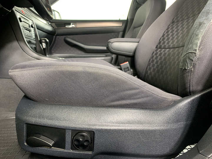 AUDI A6 2.4, 2001 года, Автоматическая, Серебристый