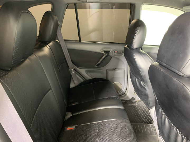 TOYOTA RAV4 2, 2002 года, Автоматическая, Серебристый