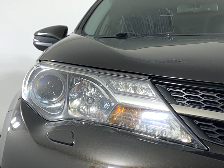 Toyota RAV4 2, 2014 года, Вариатор, Темно-коричневый