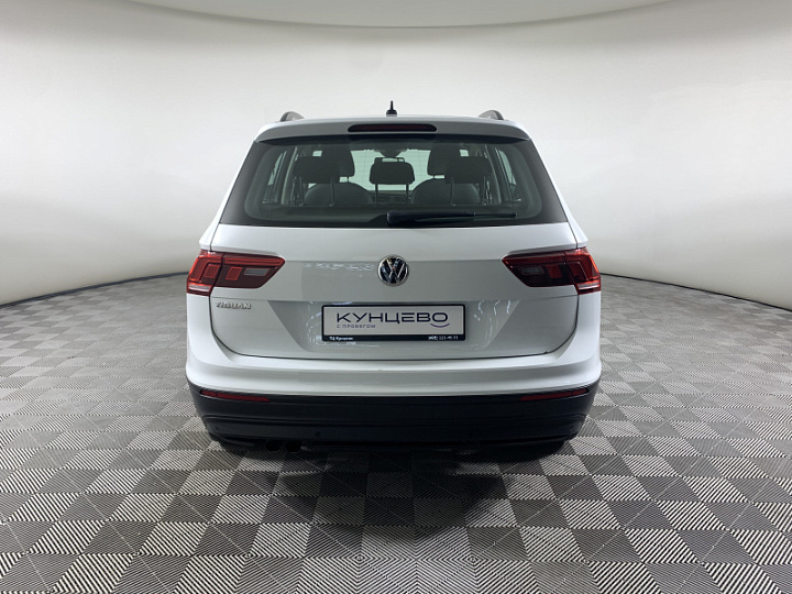 Volkswagen Tiguan 1.4, 2019 года, Робот, Белый