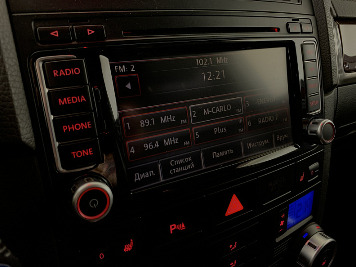 VOLKSWAGEN Touareg 3, 2010 года, Автоматическая, СЕРЫЙ