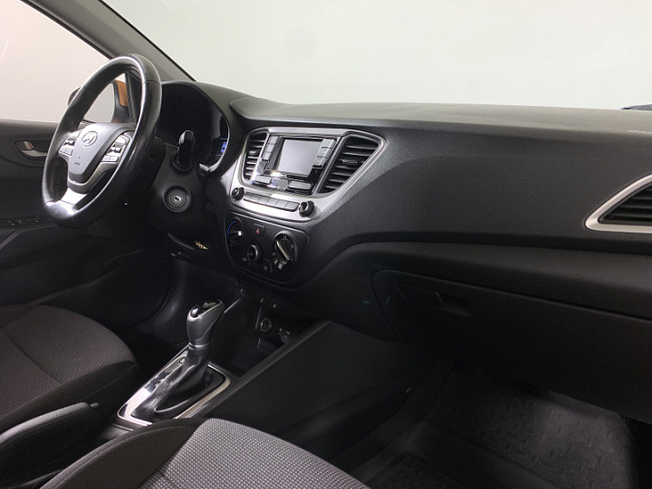 Hyundai Solaris 1.6, 2018 года, Автоматическая, Оранжевый