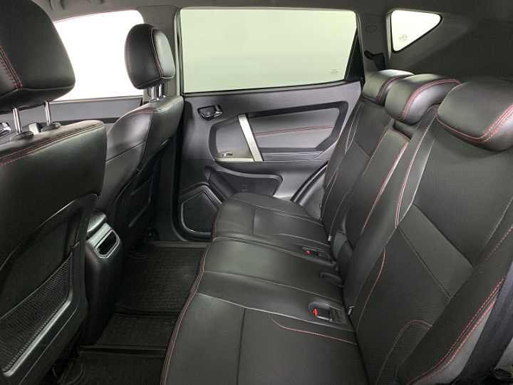 GEELY Emgrand X7 2.4, 2016 года, Автоматическая, ЧЕРНЫЙ