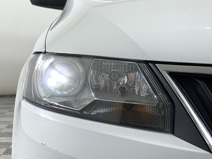 SKODA Rapid 1.4, 2015 года, Робот, БЕЛЫЙ