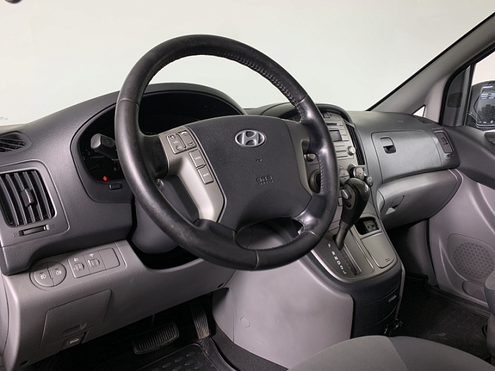 HYUNDAI H-1 2.4, 2011 года, Автоматическая, ЧЕРНЫЙ