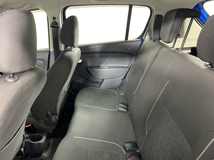 RENAULT Sandero 1.6, 2019 года, Механика, Светло-синий