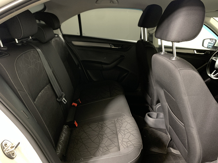 SKODA Rapid 1.4, 2019 года, Робот, БЕЛЫЙ