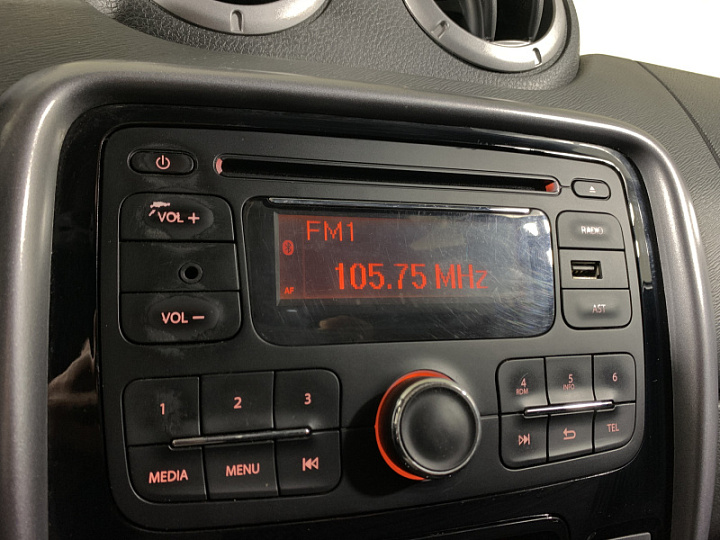 Renault Duster 1.6, 2013 года, Механика, Коричневый