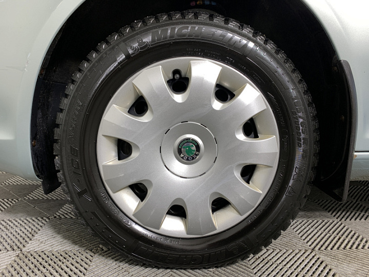 SKODA Octavia 1.6, 2012 года, Механика, ЗЕЛЕНЫЙ