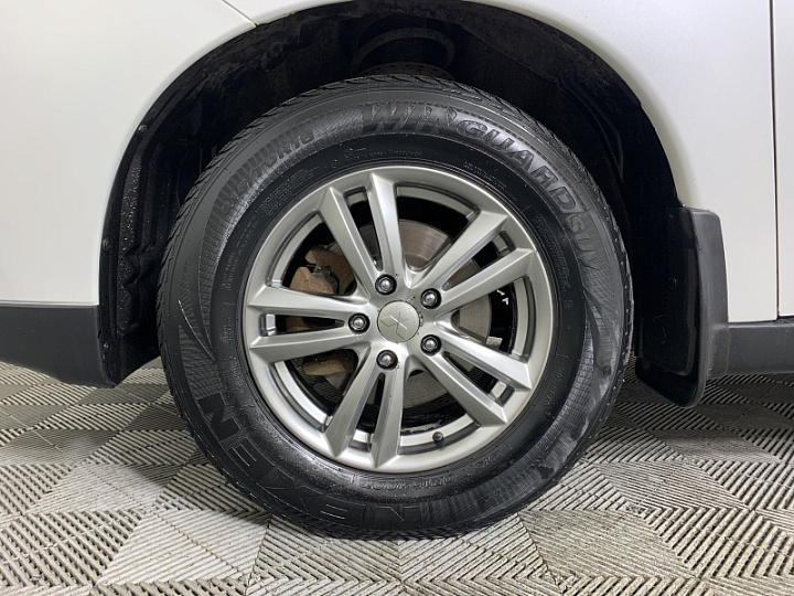 Mitsubishi Outlander 2.4, 2013 года, Вариатор, БЕЛЫЙ