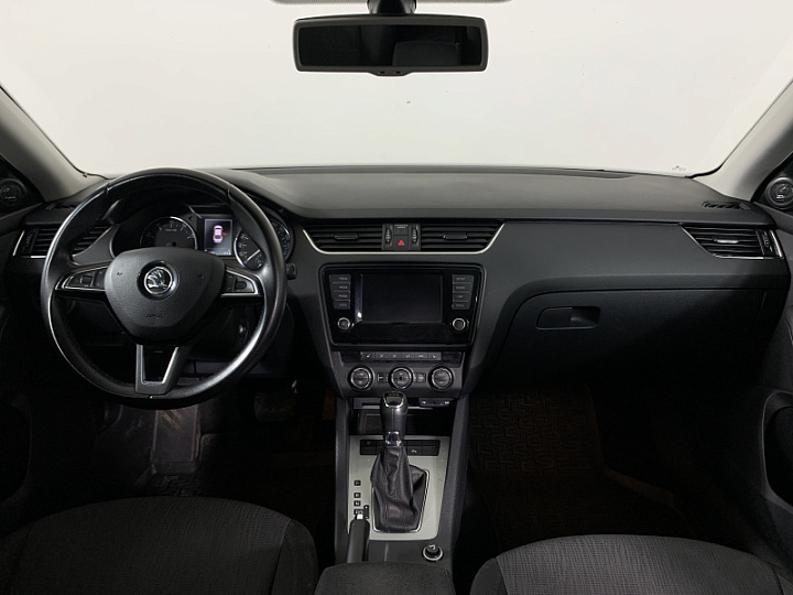 SKODA Octavia 1.8, 2015 года, Робот, БЕЛЫЙ