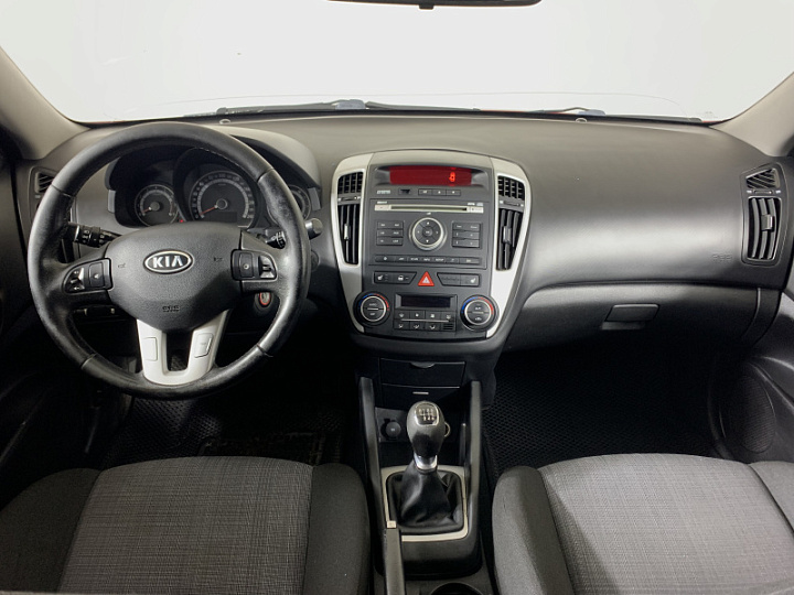 KIA Ceed 1.6, 2011 года, Механика, КРАСНЫЙ