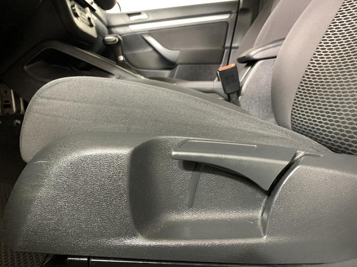 VOLKSWAGEN Jetta 1.6, 2010 года, Автоматическая, ЧЕРНЫЙ