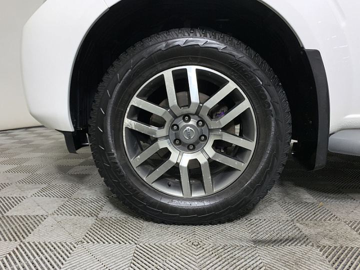 Nissan Pathfinder 2.5, 2011 года, Автоматическая, Не определен