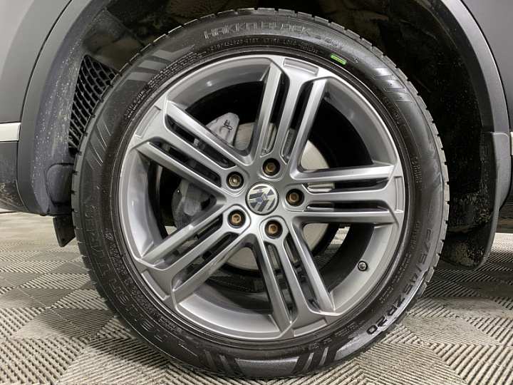VOLKSWAGEN Touareg 3, 2018 года, Автоматическая, ЧЕРНЫЙ
