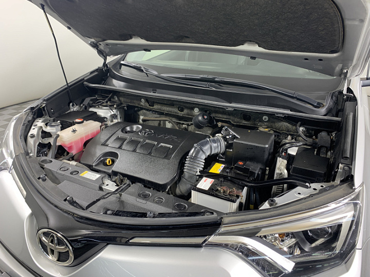 TOYOTA RAV4 2, 2015 года, Вариатор, Серебристый