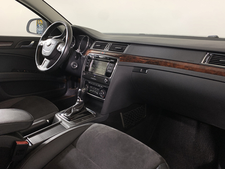 SKODA Superb 2, 2013 года, Робот, ТЕМНО-БОРДОВЫЙ