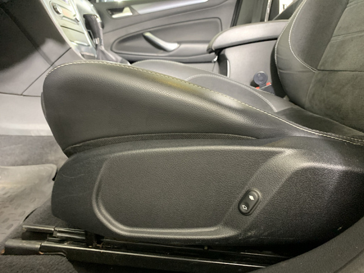 Ford Mondeo 2.3, 2013 года, Автоматическая, Серо-коричневый