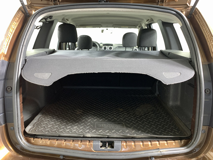 Renault Duster 1.6, 2013 года, Механика, Коричневый