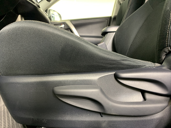 TOYOTA RAV4 2, 2015 года, Вариатор, БЕЛЫЙ