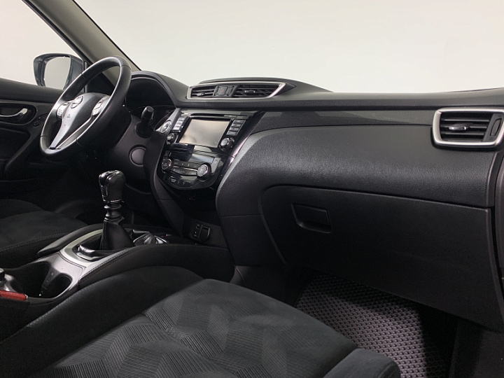 NISSAN X-Trail 1.6, 2017 года, Механика, БЕЛЫЙ