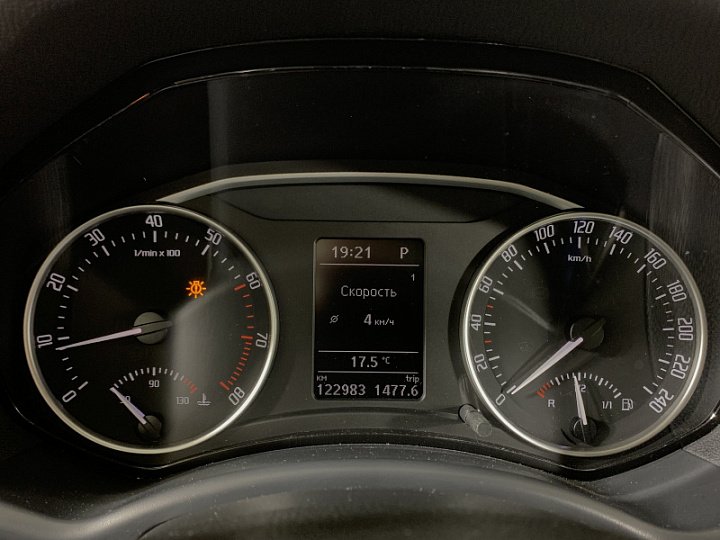 Skoda Octavia 1.6, 2011 года, Автоматическая, БЕЛЫЙ