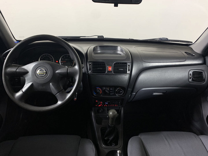 Nissan Almera 1.5, 2005 года, Механика, Черный